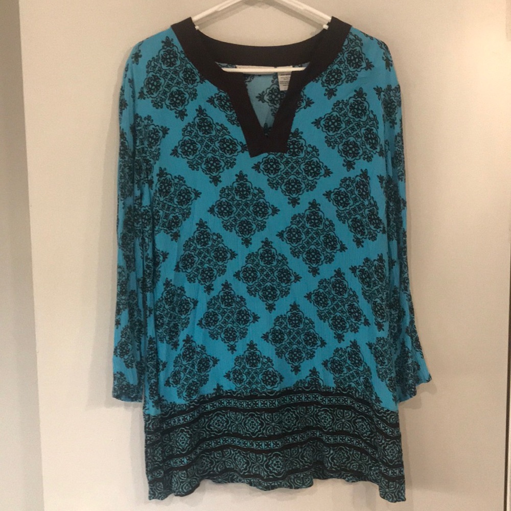 Brown and black/blue tunic. No size fits Large.